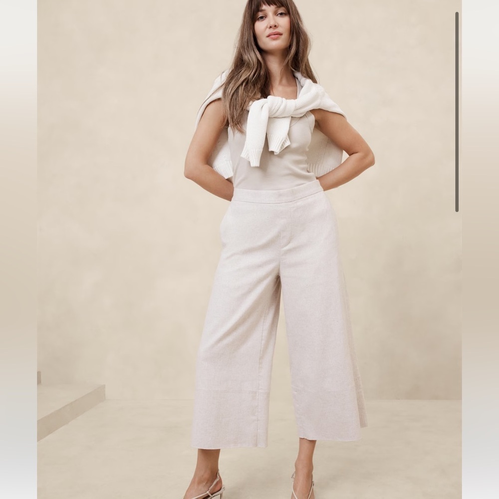 Banana Republic Factory Linen Blend Wide Leg Cropped Pull-On Pants in Flax Sz M